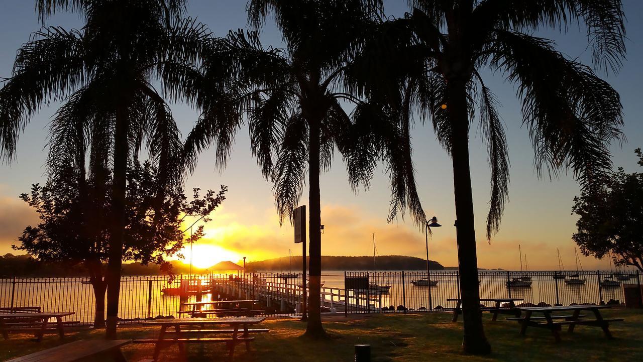 Mariners On The Waterfront Motell Batemans Bay Exteriör bild