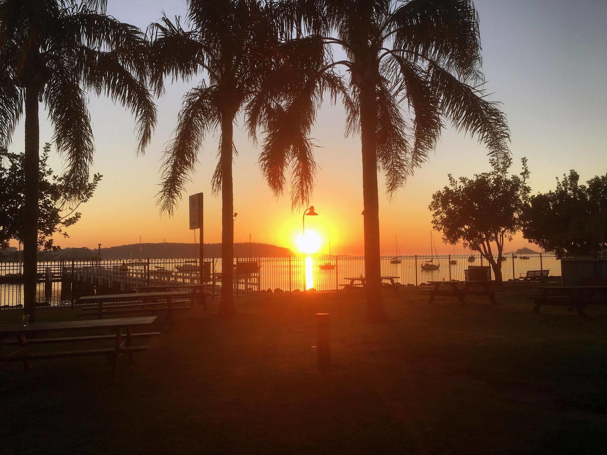 Mariners On The Waterfront Motell Batemans Bay Exteriör bild