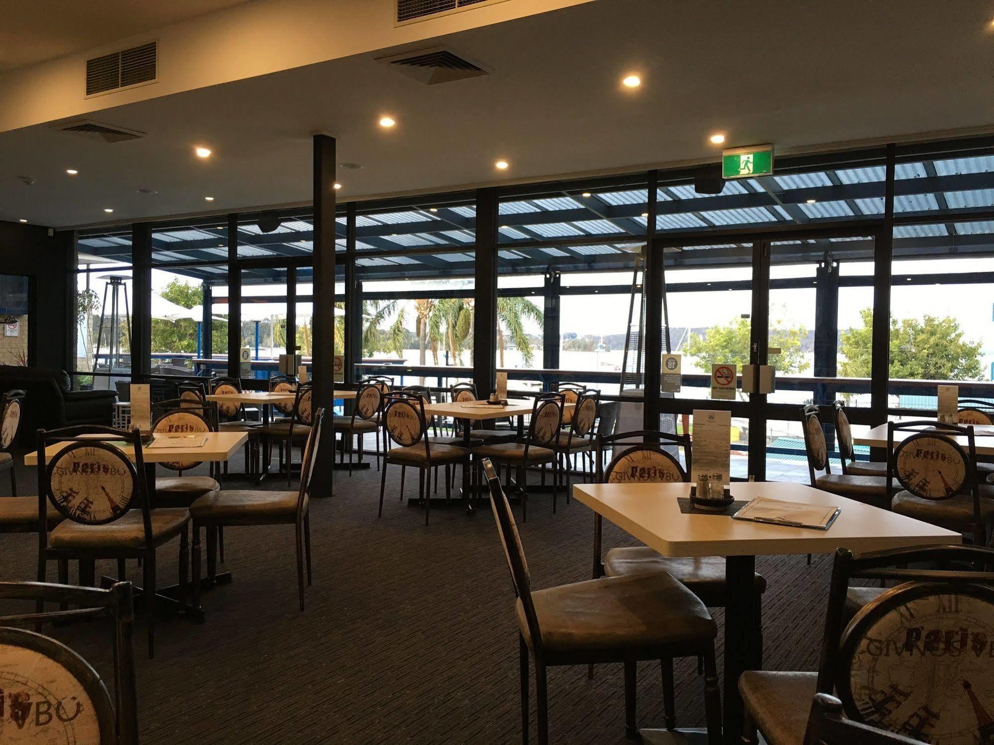 Mariners On The Waterfront Motell Batemans Bay Exteriör bild